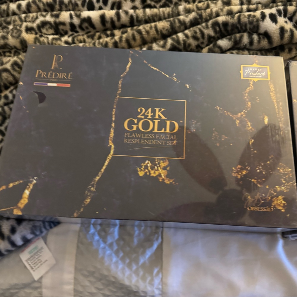 24K Gold Flawless Facial Resplendent Set - Picture 2 of 4